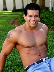Well hung latin dude posing at nature