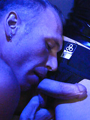 Threesome gays in gloryhole scene