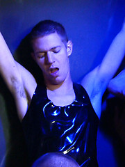 Threesome gays in gloryhole scene
