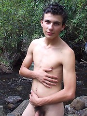 Twink hides and jerks off all alone in the woods