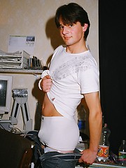 Cute twink stripping and shows his cock