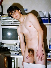 Cute twink stripping and shows his cock