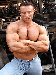 Muscle stallion Ilario Rongioletti
