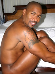 Ripped balck dude shows cock