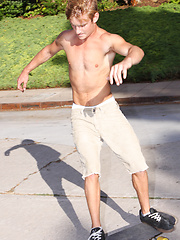 Watching this young fit guy and his cock