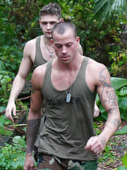 Hot soldiers Sean and Duncan