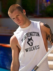 Muscular pool boy Connor Kline rubs down the hot stud Alex Vaara