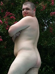 Beefy Bryce fires off a hot load of jizz across his belly