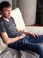 Twink boy Mike Rivers cums on his T-shirt