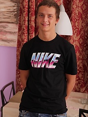 Cute twink Thomas Swings busts a big nut over his tummy.