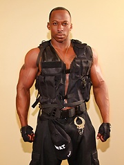 Derek Jackson strokes muscled dick
