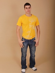 Fit guy Chose Morandi busts a nut all over his stomach.