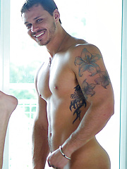 Flex-Fuck: Tate Ryder Fucks Duncan Black