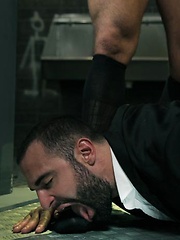 101 THINGS TO DO WITH A STRAIGHT GUY : TIE HIM UP
